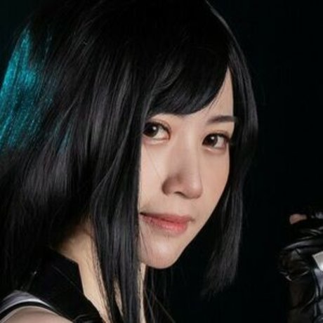 Rus Piano 美しいポルノスター ギャラリー