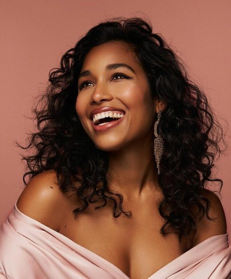 Clemence Botino ポルノスター HD 写真