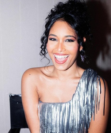 Clemence Botino ヌードスター ギャラリー