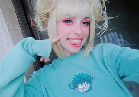 ダーティトークオンリーファンズ セクシー裸 画像