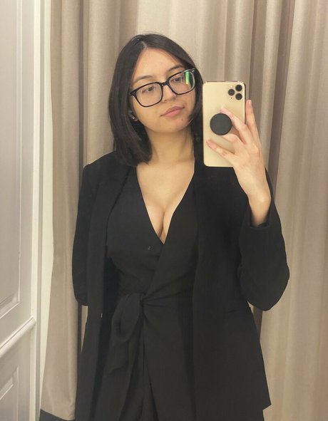 ポーグ xxx オンリーファンズ ホットポルノ 写真