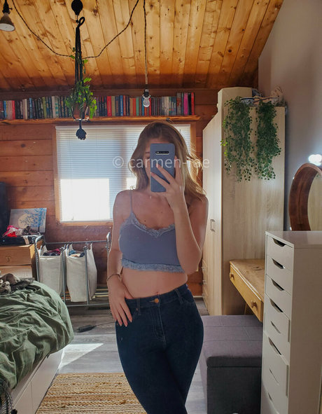 巨乳の黒人女性オンリーファンズ えろ 写真