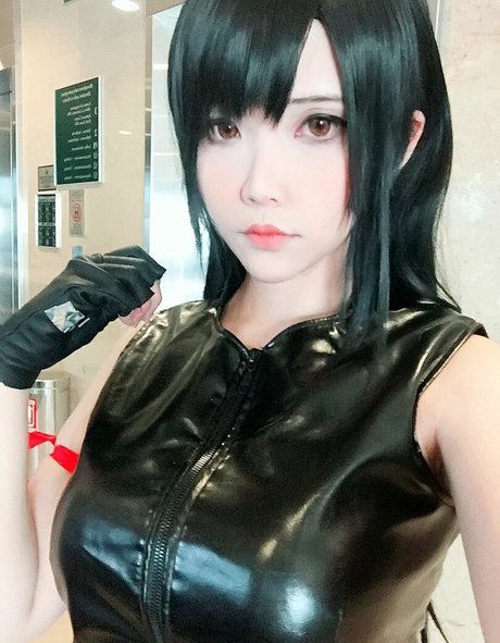 金髪ディープスロートOnlyFans ホットセックス 画像