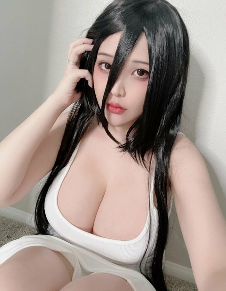 巨乳 パイズリ OnlyFans セクシー 画像