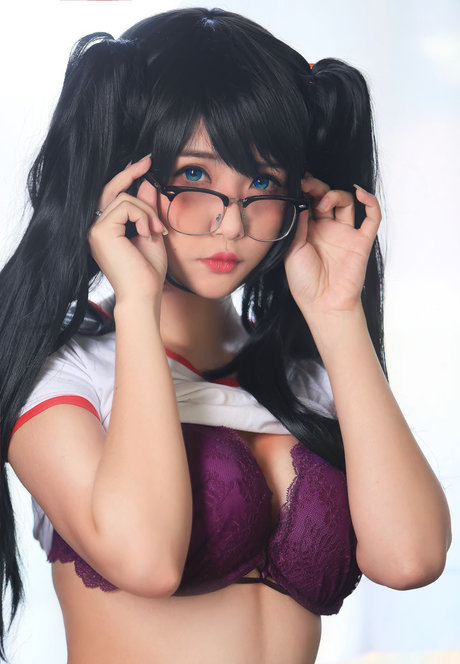 ブッシュ・オンリーファンズ 美しいヌード アーカイブ