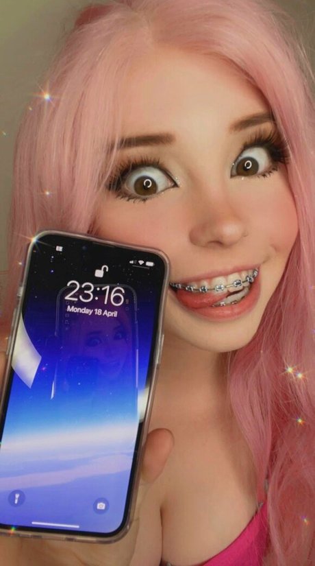 Belle Delphine ヌードモデル 写真