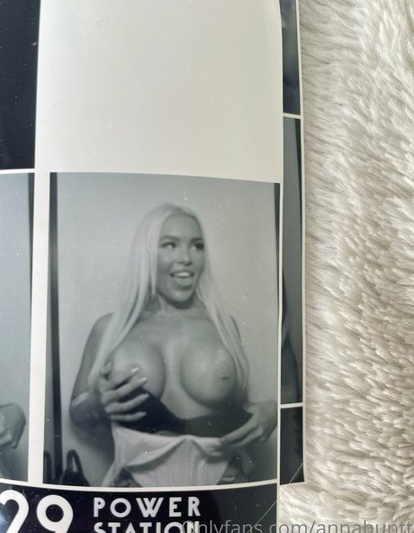 annahuntt ポルノスター HD 写真