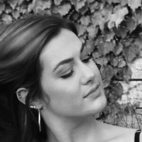 Maria Fiore スター ヌード 画像