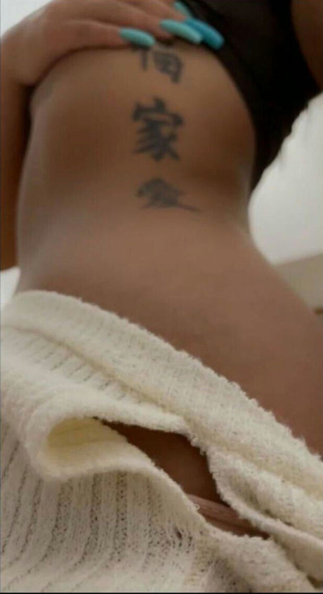 大学生のオンリーファンズ HD 画像