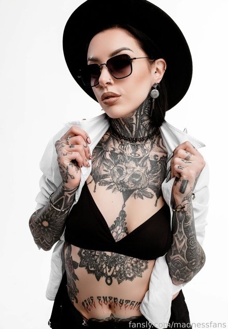 ティーンランジェリーOnlyFans ヌード 画像