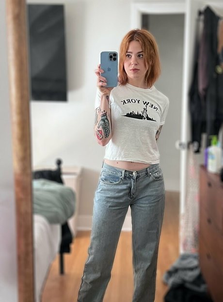 Anisa Jomha 限定スター 画像