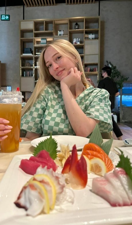 ブロンドビキニOnlyFans セクシーヌード 写真