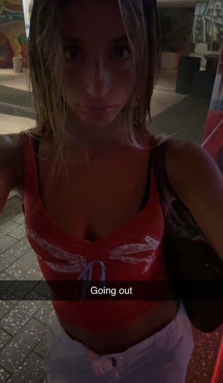 巨乳の熟女オンリーファンズ ホット 写真