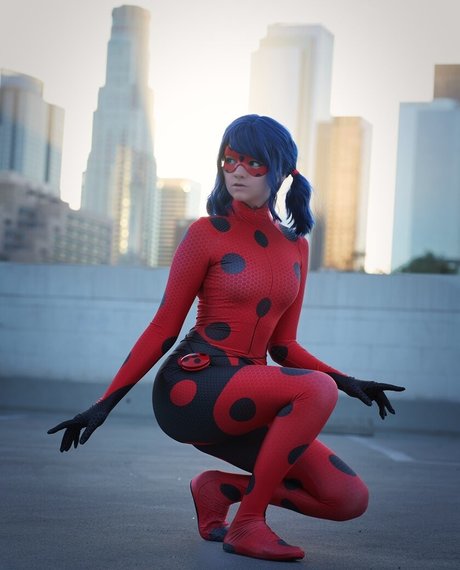 巨乳のオンリーファンズ セクシー裸 写真