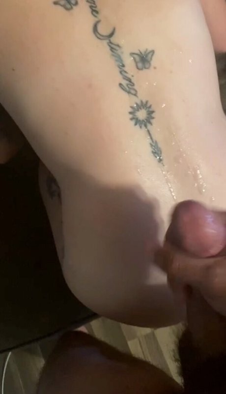 ぽっちゃり 主観視点 OnlyFans 美しい裸 画像