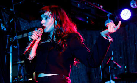 Lauren Mayberry セクシーモデル ギャラリー