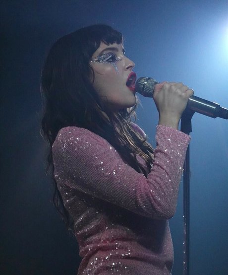 ティーントランスオンリーファン 裸 写真