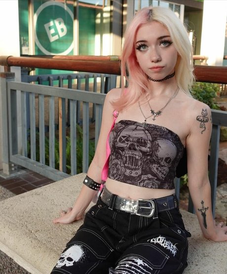 巨乳の黒人女性オンリーファンズ 可愛い 写真