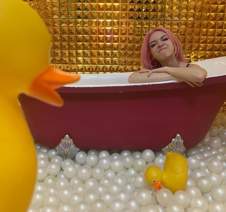 ブルネットのPOV OnlyFans 無料セクシー 写真