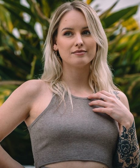 レズビアンの足OnlyFans 無料ヌード 画像