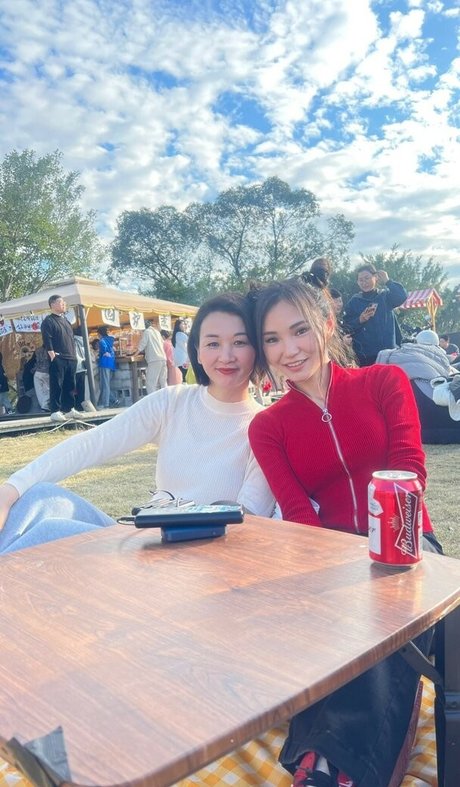 巨乳の黒人女性オンリーファンズ ヌード ギャラリー