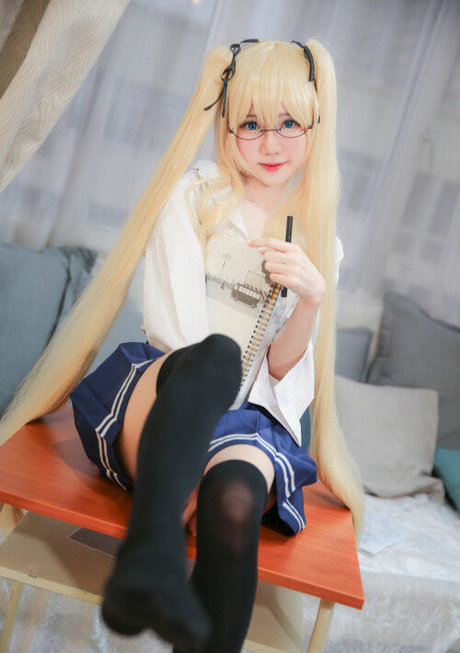 Sally Dorasnow 高品質モデル 写真