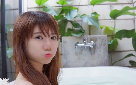 巨大なチンポを持つシーメールオンリーファンズ セックス 写真