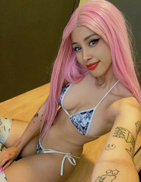 Magic Phyra 裸モデル 写真