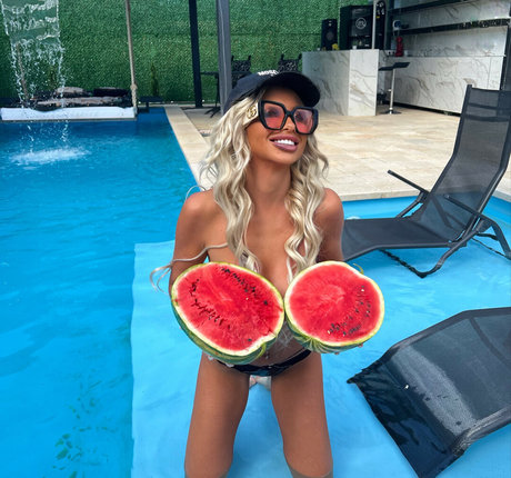 Lea Keler ヌードのポルノスター ギャラリー