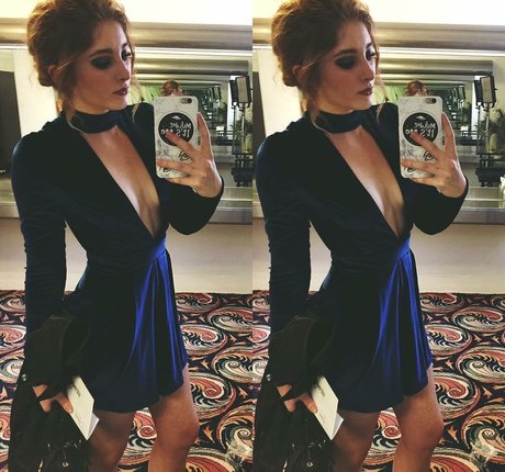 Willow Shields 無料のポルノスター ギャラリー