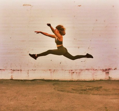 逆騎乗位 オンリーファンズ 美しいxxx 写真