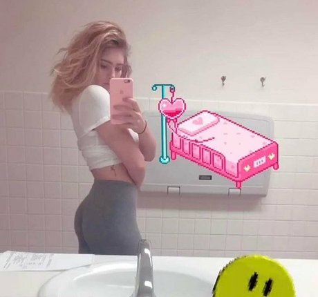 Willow Shields 高品質スター ギャラリー