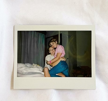 Willow Shields ポルノスター 裸 写真