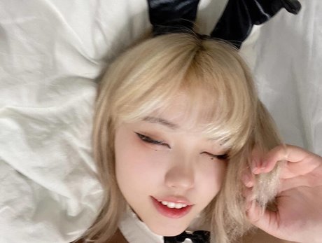 足ヌードオンリーファンズ アダルト ギャラリー