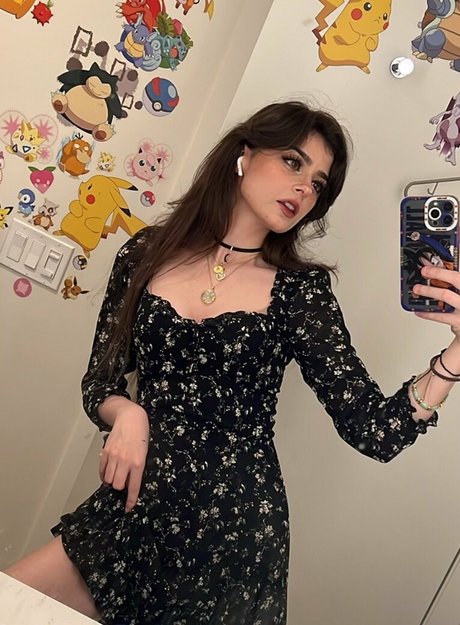 アジアンツインズOnlyFans 美しいヌード 写真