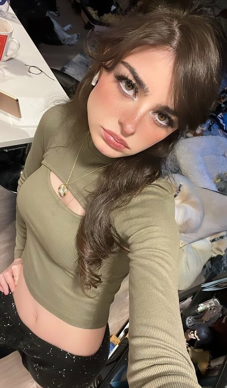 小さなオンリーファンズ セクシー ギャラリー