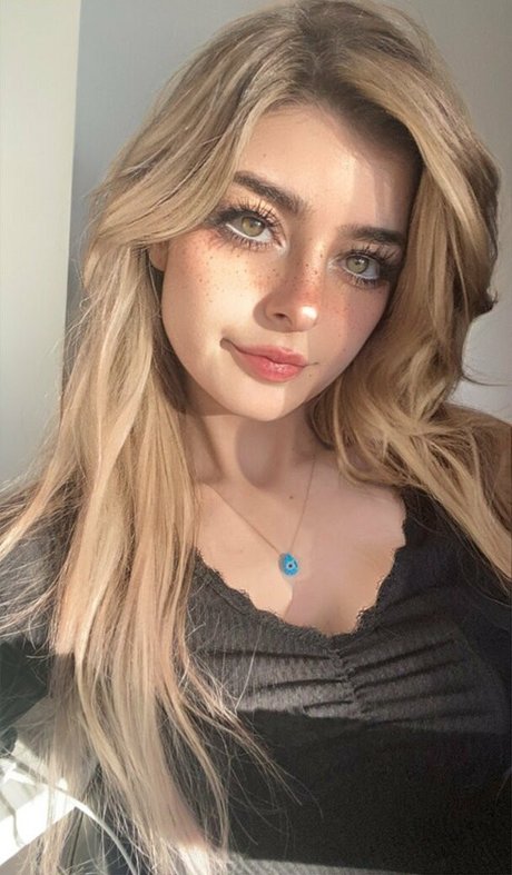 Aruuu ポルノスター セクシー 画像