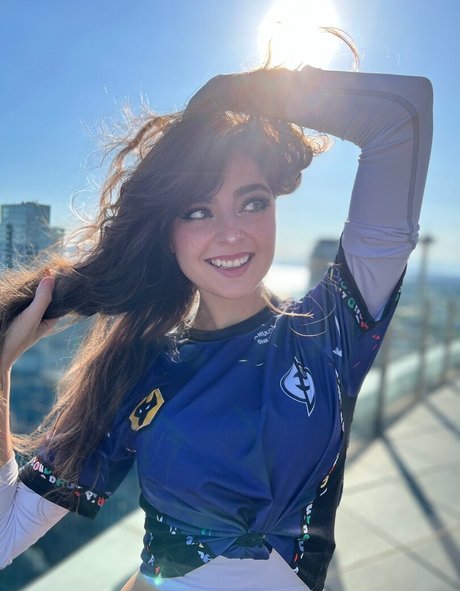 ティーンランジェリーOnlyFans アダルト 画像