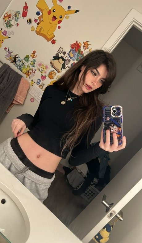 アジアンツインズOnlyFans 美しいヌード 写真