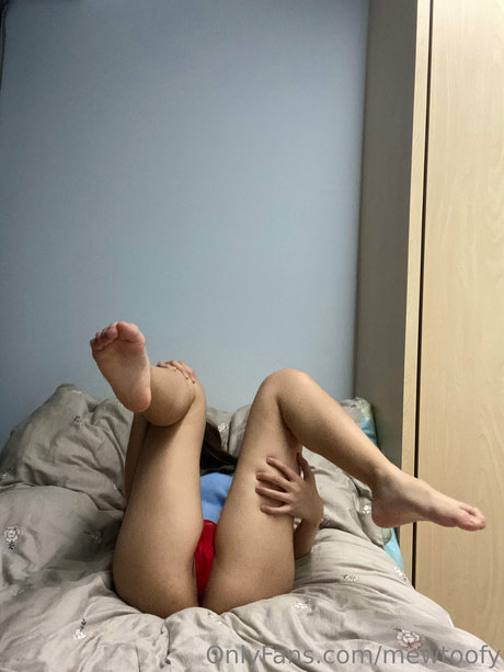 Mewtoof Japanese ポルノスター アート アーカイブ