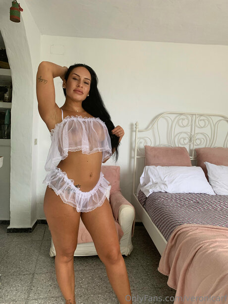 Veronicarf ポルノスター 裸 写真