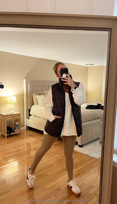 母乳オンリーファン ポルノ 画像