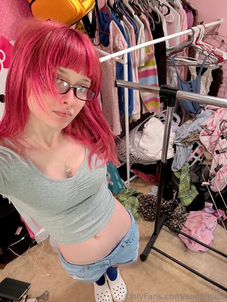 ピアス乳首オンリーファンズ セクシー 画像