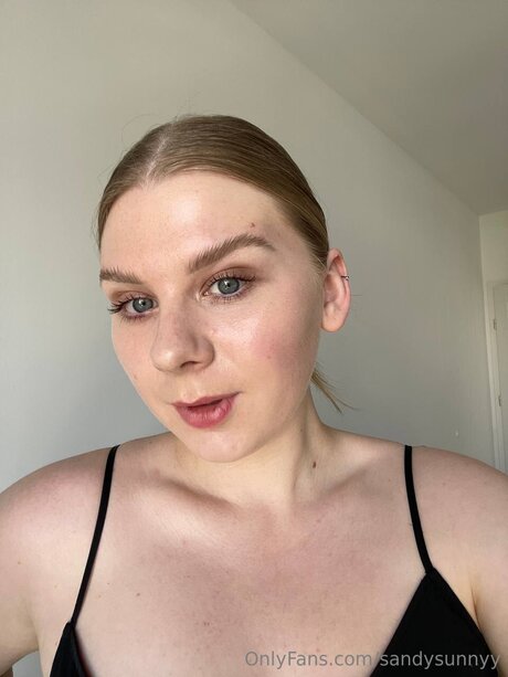 アジア人女性OnlyFans 無料セックス 画像