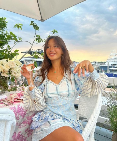 痩せた美女OnlyFans 裸 写真