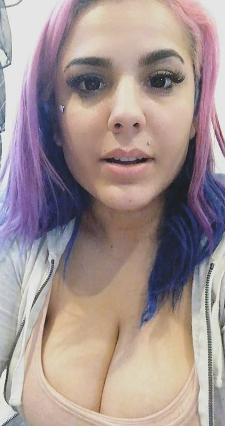 TheZombiUnicorn 美しい女優 ギャラリー