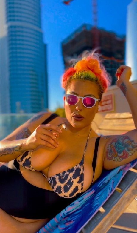 TheZombiUnicorn ホットスター 写真