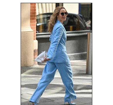 パフィーオンリーファンズ 美しいヌード 写真