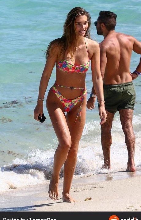 ブッシュ・オンリーファンズ ポルノ 画像