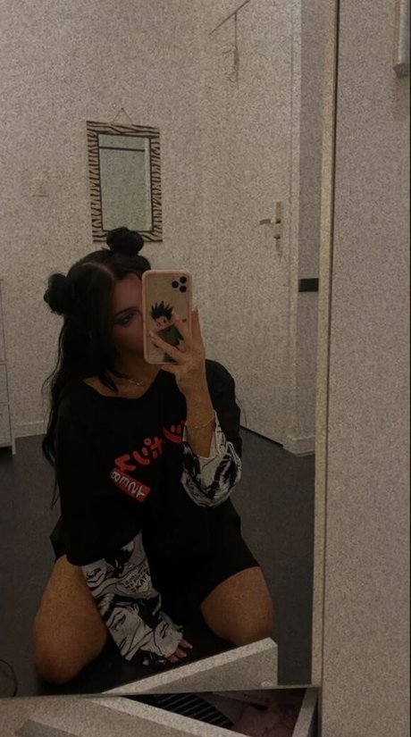 巨大な天然おっぱいオンリーファンズ ポルノ 画像